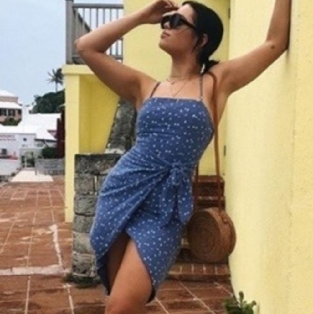 MAJORELLE ANNA BLUE DOSTY FAUX WRAP MINI DRESS FLORAL WOMENS. SIZE SMALL - Picture 2 of 14